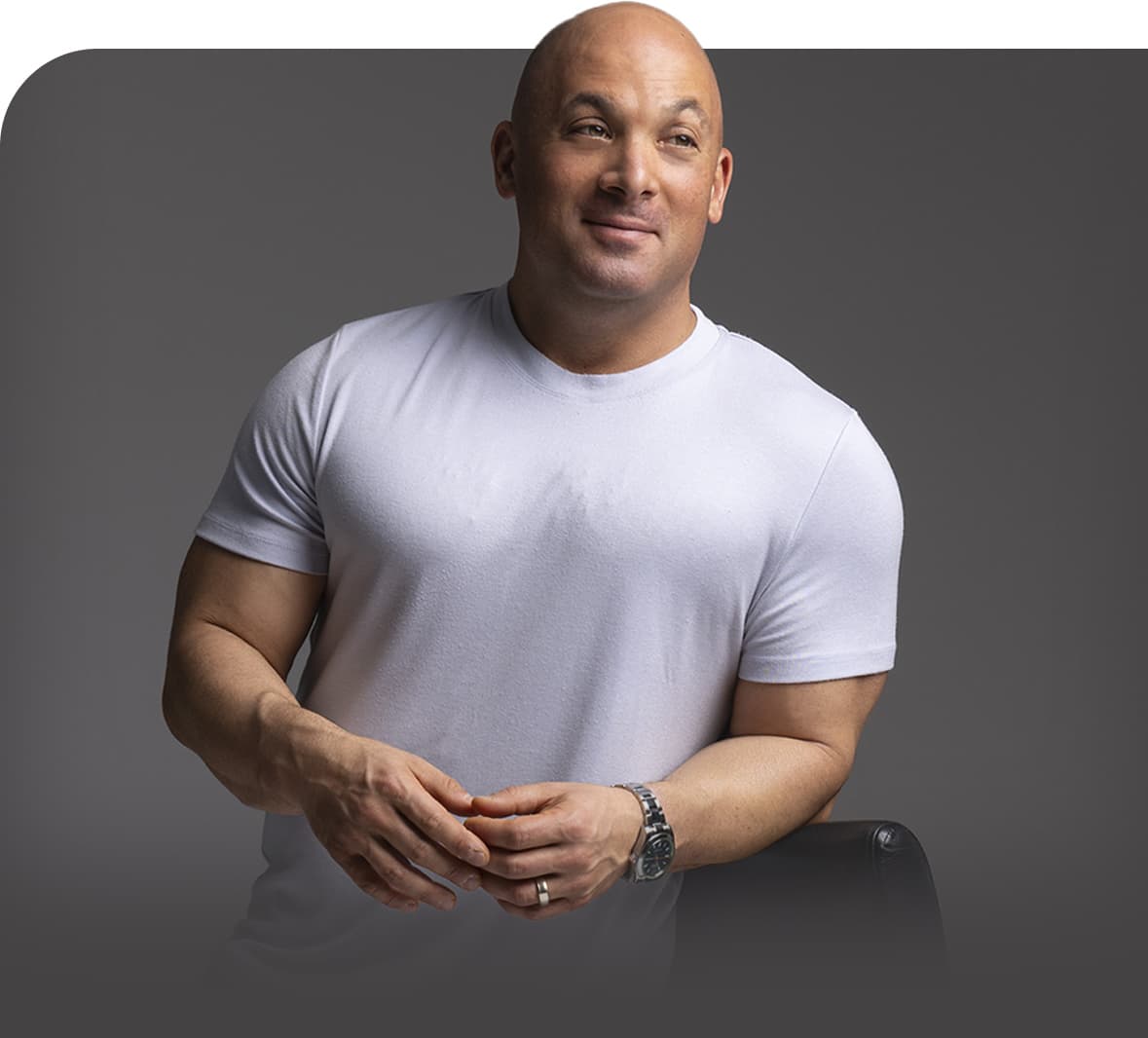 Meet Carmine Background